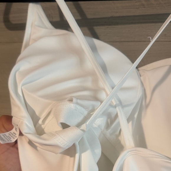 Elegant White Mini Dress - Picture 6 of 9